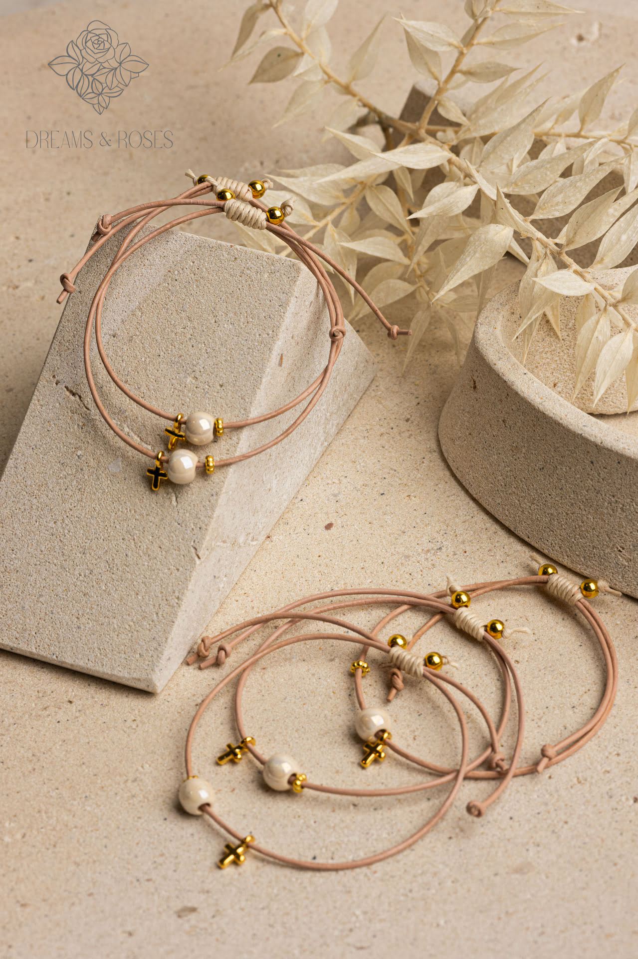 Μαρτυρικό με δερμάτινο κορδόνι K4 επίχρυσο σταυρό 24Κ 50τμχ