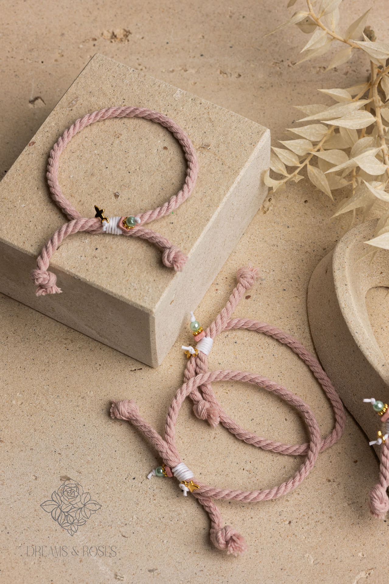 Μαρτυρικό με κορδόνι βαμβακερό K13 επιχρυσομένο σταυρό 24Κ 50τμχ