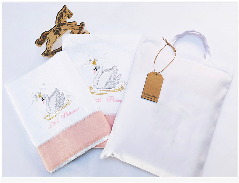 Baby gift set Swan with a Crown pink 17pcs