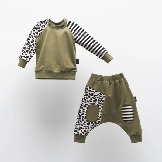 Βρεφικό σετ φόρμας χακί 2τμχ